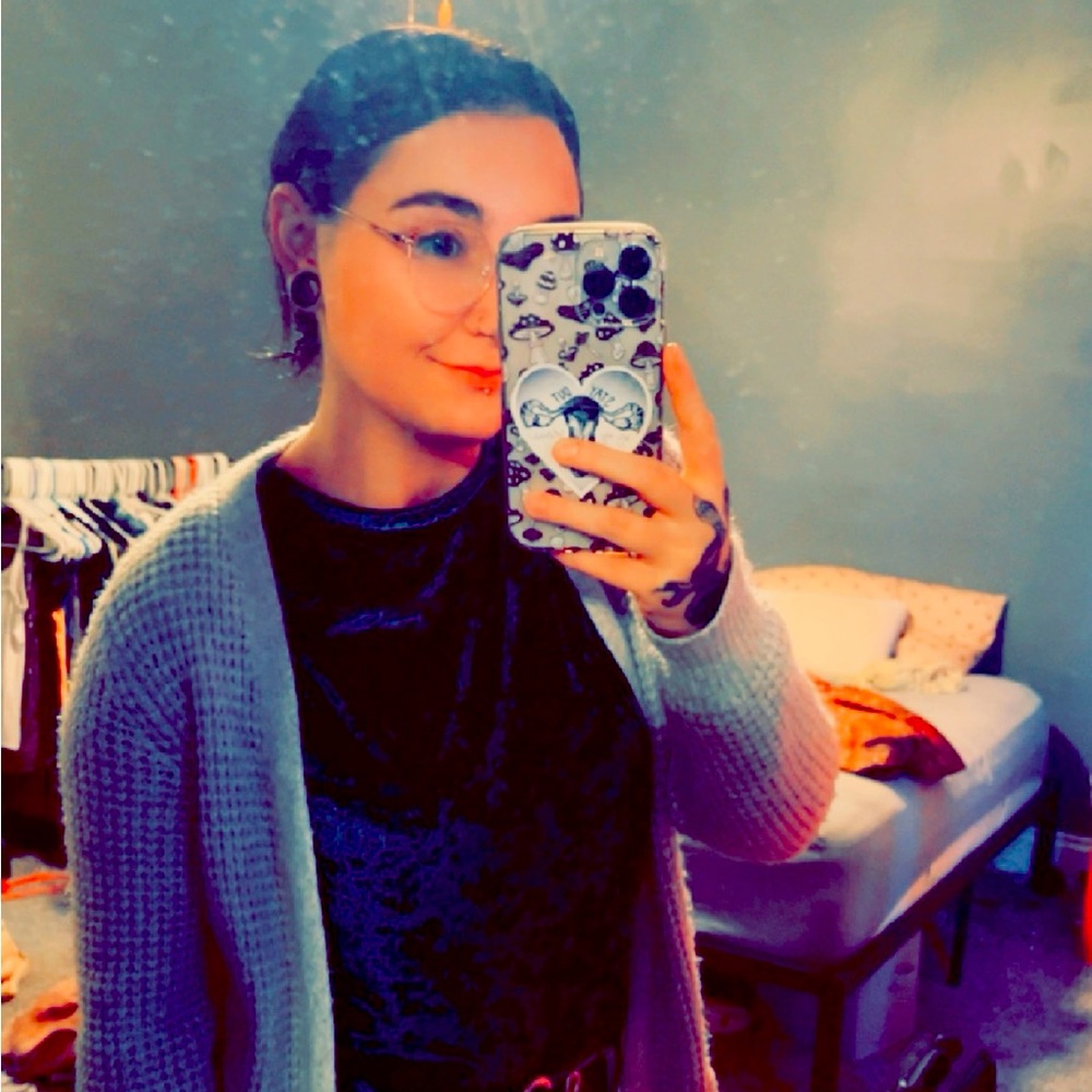 Meet your Posher, Courtney